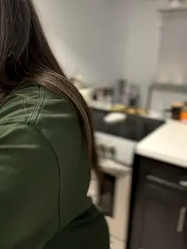 Snapshot of Alix_Valentine chatting on 11/06/25, 04:19 Alix Valentine online show from 11/06/25, 04:19