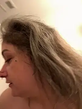 Snapshot of Alix_Valentine chatting on 11/17/25, 07:19 Alix Valentine online show from 11/17/25, 07:19