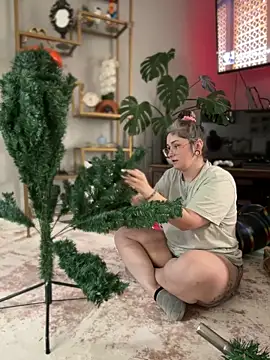 Snapshot of Alix_Valentine chatting on 12/02/25, 12:05 Alix Valentine online show from 12/02/25, 12:05