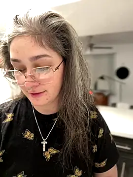 Snapshot of Alix_Valentine chatting on 12/17/25, 05:19 Alix Valentine online show from 12/17/25, 05:19