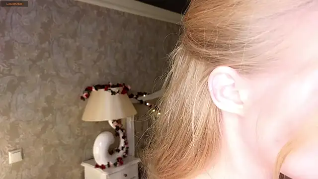 Emma Frosty online show from 09/11/25, 06:19