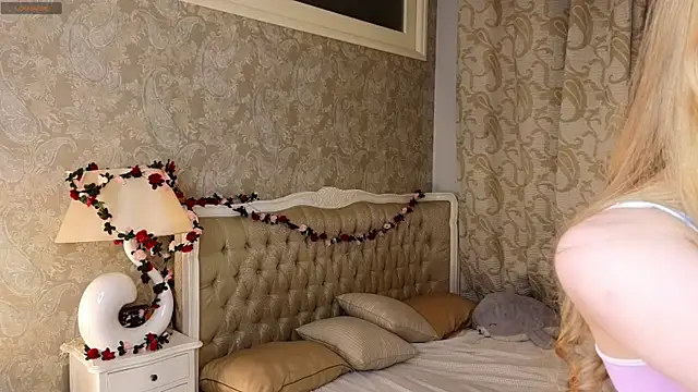 Emma Frosty online show from 11/08/25, 08:07