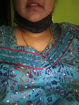 Snapshot of Villageanuty chatting on 02/04/26, 09:04 Villageanuty online show from 02/04/26, 09:04