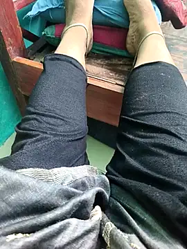 Snapshot of Villageanuty chatting on 04/10/26, 12:43 Villageanuty online show from 04/10/26, 12:43