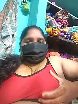 Snapshot of Villageanuty chatting on 04/14/26, 09:15 Villageanuty online show from 04/14/26, 09:15