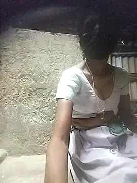 Tamilauntyhot online show from 11/21/25, 03:54