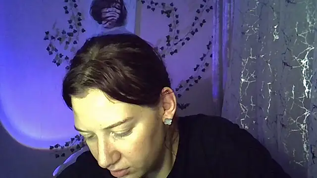 Lily Ember online show from 11/02/25, 06:21