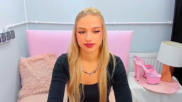 EvetteRose online show from 10/21/25, 03:13