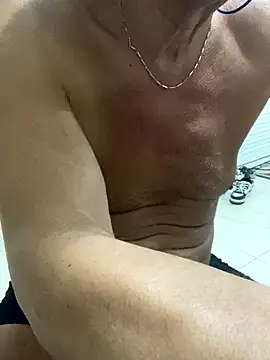 Unique X perience online show from 09/13/25, 03:17