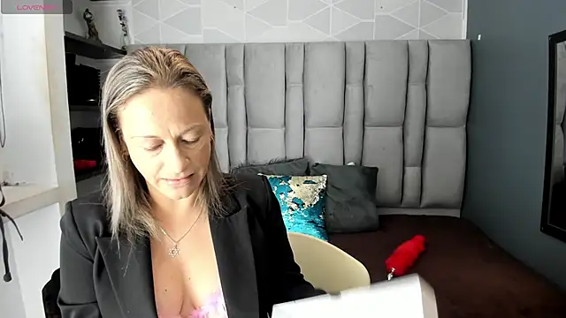 Charlot milf online show from 01/07/26, 11:56