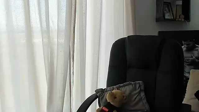 Snapshot of Marck_Mathews chatting on 09/19/25, 03:13 Marck Mathews online show from 09/19/25, 03:13