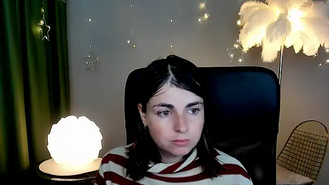 MartaEdams online show from 12/17/25, 06:19