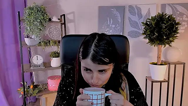 MartaEdams online show from 04/28/26, 06:18