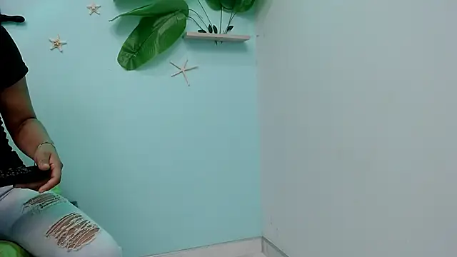 Snapshot of eladyrous98 chatting on 10/31/25, 02:07 eladyrous98 online show from 10/31/25, 02:07