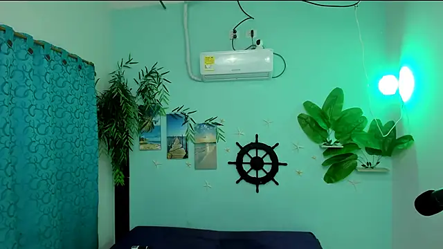 Snapshot of eladyrous98 chatting on 11/07/25, 12:38 eladyrous98 online show from 11/07/25, 12:38