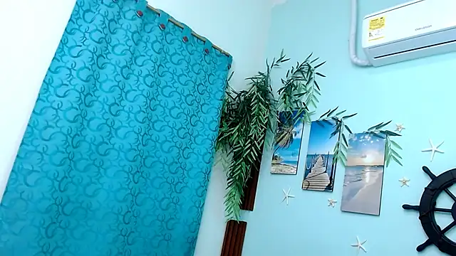 Snapshot of eladyrous98 chatting on 11/13/25, 12:48 eladyrous98 online show from 11/13/25, 12:48