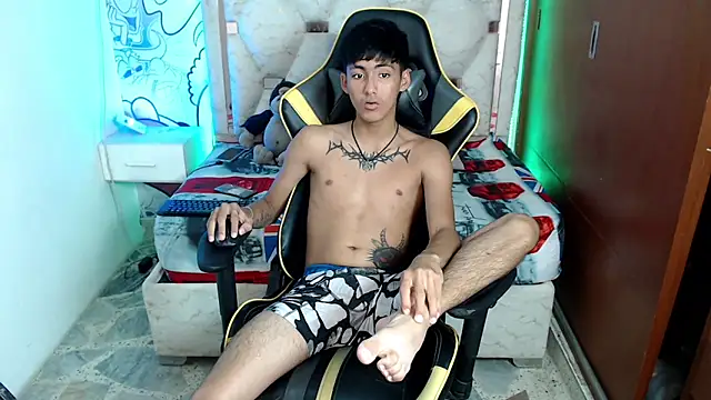 yiisu  online show from 10/15/25, 06:19