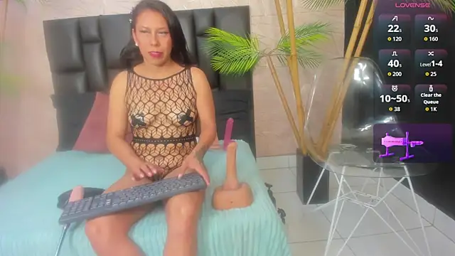 Snapshot of karlarusso chatting on 09/15/25, 08:31 karlarusso online show from 09/15/25, 08:31