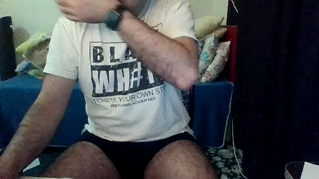 Snapshot of st206boy chatting on 05/10/26, 12:49 st206boy online show from 05/10/26, 12:49