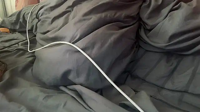 kSwisssxxx online show from 10/26/25, 08:48