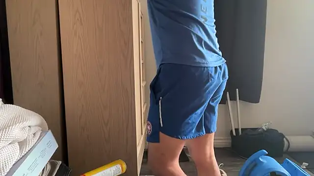 kSwisssxxx online show from 12/04/25, 10:18