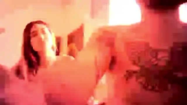 Snapshot of parejajuguetona420 chatting on 12/18/25, 08:59 parejajuguetona420 online show from 12/18/25, 08:59