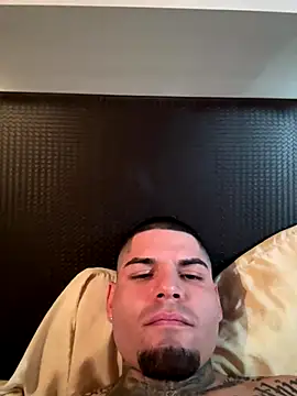 Snapshot of crazybarber69 chatting on 09/11/25, 05:02 crazybarber69 online show from 09/11/25, 05:02