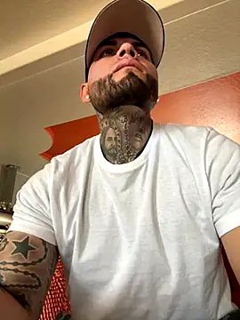 Snapshot of crazybarber69 chatting on 11/19/25, 04:40 crazybarber69 online show from 11/19/25, 04:40