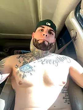 Snapshot of crazybarber69 chatting on 11/28/25, 08:55 crazybarber69 online show from 11/28/25, 08:55