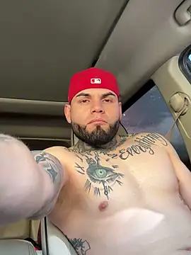 Snapshot of crazybarber69 chatting on 11/30/25, 04:00 crazybarber69 online show from 11/30/25, 04:00