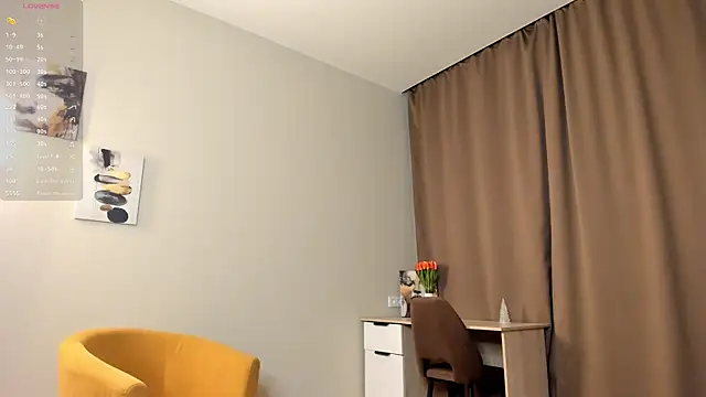 TaiteFairfield online show from 11/28/25, 06:49