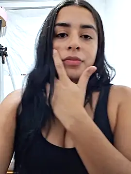 Snapshot of channell0 chatting on 06/13/26, 04:54 channell0 online show from 06/13/26, 04:54