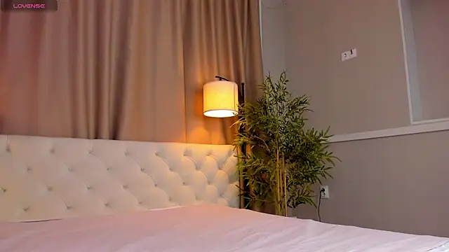 Snapshot of Skelerata chatting on 10/12/25, 01:04 Skelerata online show from 10/12/25, 01:04