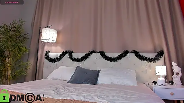 Snapshot of Skelerata chatting on 12/02/25, 01:11 Skelerata online show from 12/02/25, 01:11