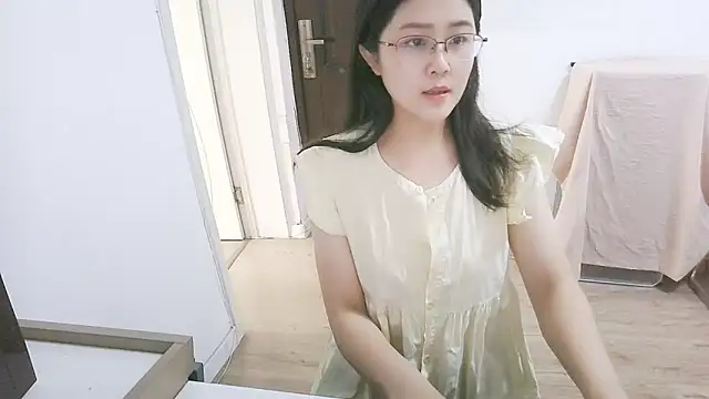 Snapshot of 98bunny chatting on 06/18/26, 02:45 98bunny online show from 06/18/26, 02:45