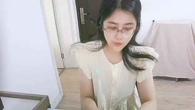 Snapshot of 98bunny chatting on 07/17/26, 02:29 98bunny online show from 07/17/26, 02:29