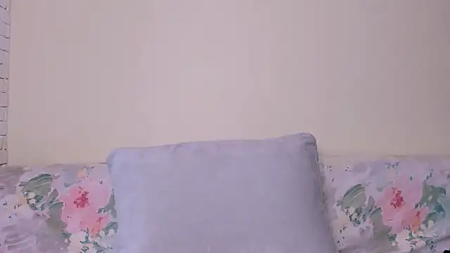 Snapshot of Elle_Pearl_ chatting on 03/28/26, 06:24 Elle Pearl online show from 03/28/26, 06:24