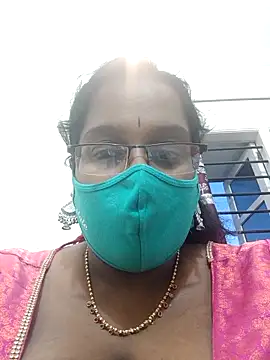 Reena-gowda online show from 09/17/25, 01:02