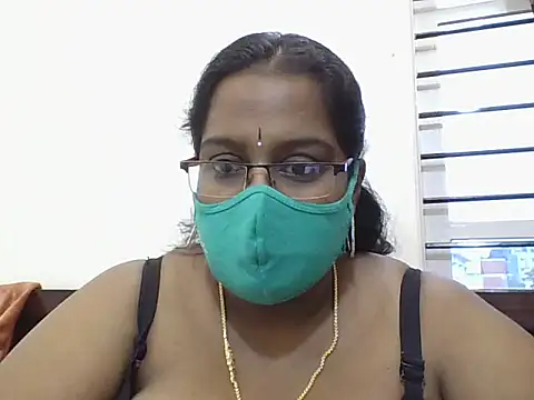 Reena-gowda online show from 09/27/25, 12:59