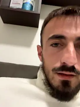 mario231197 online show from 10/19/25, 07:03