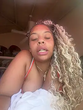 Snapshot of Regina69slut chatting on 07/16/26, 06:25 Regina69slut online show from 07/16/26, 06:25
