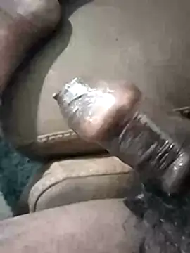 Snapshot of Curvy_Pounder chatting on 11/18/25, 12:49 Curvy Pounder online show from 11/18/25, 12:49