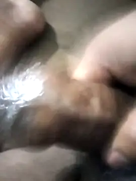 Snapshot of Curvy_Pounder chatting on 11/23/25, 02:39 Curvy Pounder online show from 11/23/25, 02:39