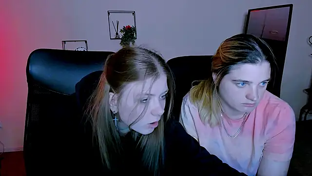 Snapshot of foxy_tease_ chatting on 09/13/25, 10:20 foxy tease online show from 09/13/25, 10:20