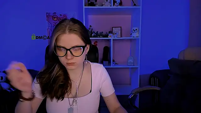 Snapshot of foxy_tease_ chatting on 09/26/25, 01:31 foxy tease online show from 09/26/25, 01:31