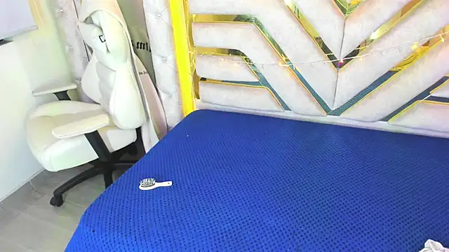 Snapshot of Soleil_66 chatting on 03/21/26, 03:55 Soleil 66 online show from 03/21/26, 03:55