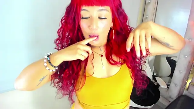 Snapshot of Soleil_66 chatting on 04/16/26, 04:02 Soleil 66 online show from 04/16/26, 04:02