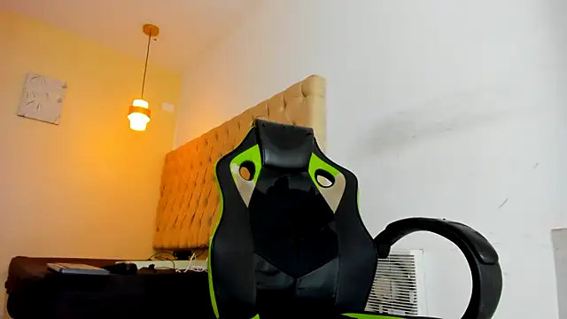 Darkknightx01 online show from 10/16/25, 01:39