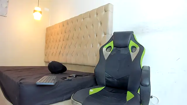 Darkknightx01 online show from 10/21/25, 02:01