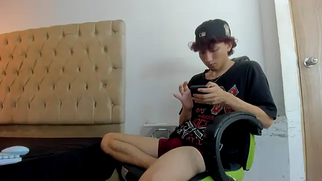 Darkknightx01 online show from 02/20/26, 03:47